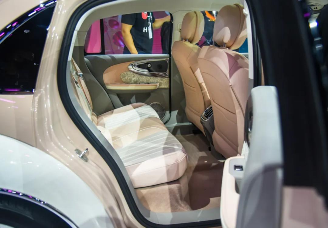 欧拉芭蕾猫最低价格12万,20万买欧拉芭蕾猫电动车