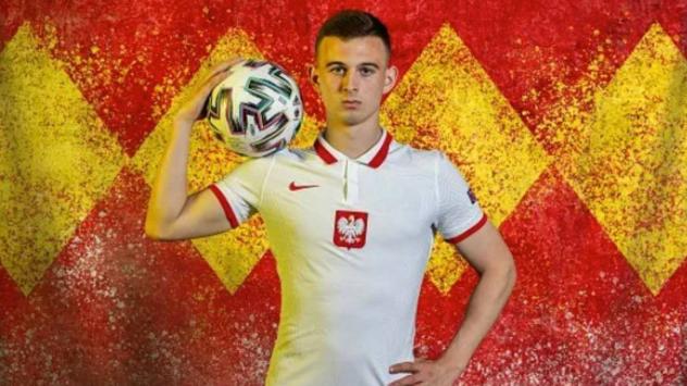 18岁天才妖星横空出世，被誉为博格巴和丁丁结合体，8大豪强疯抢