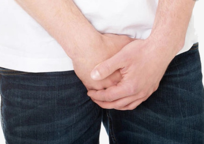 男人下身发热潮湿是怎么回事,男人阴部潮湿是什么原因