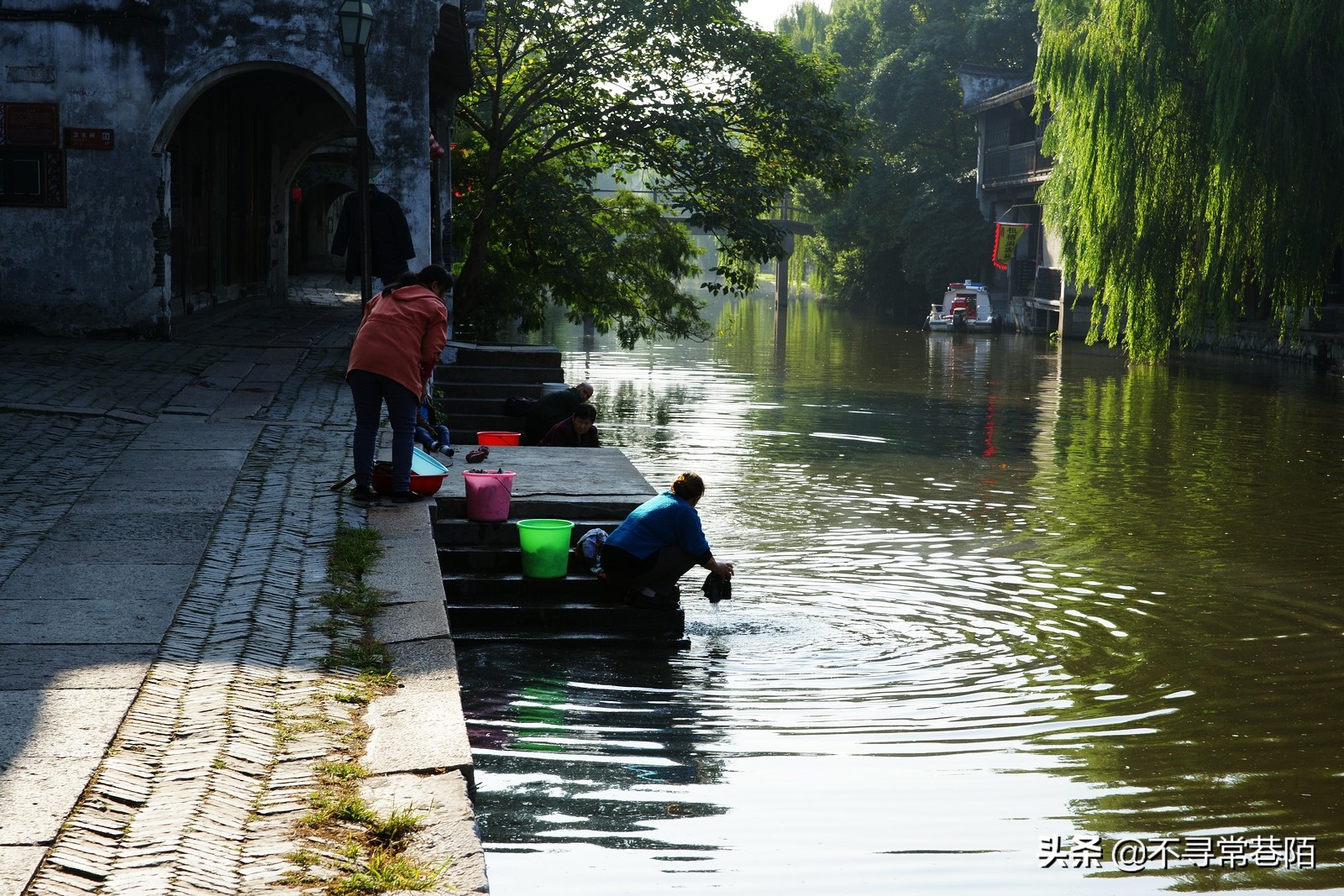 这里有许多历史悠久的古镇,从历史中走来的古镇