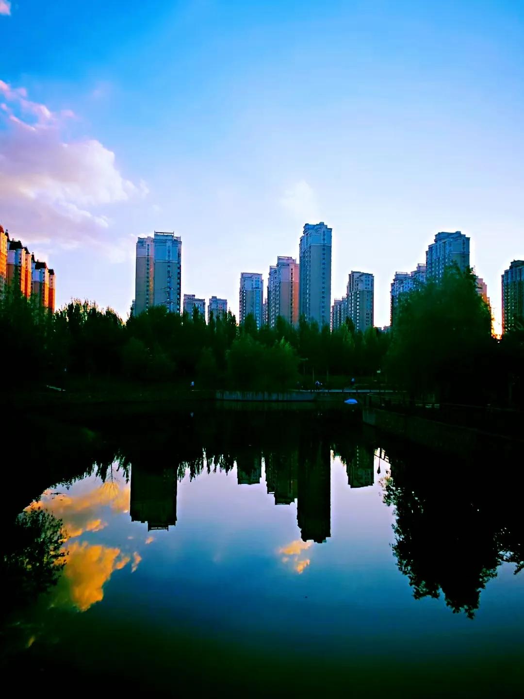 霞光是迷人还是美丽,迷人的晚霞令我神往