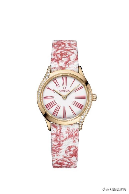 迪丽热巴生日蔡徐坤送祝福,情人节送玫瑰花怎么表白