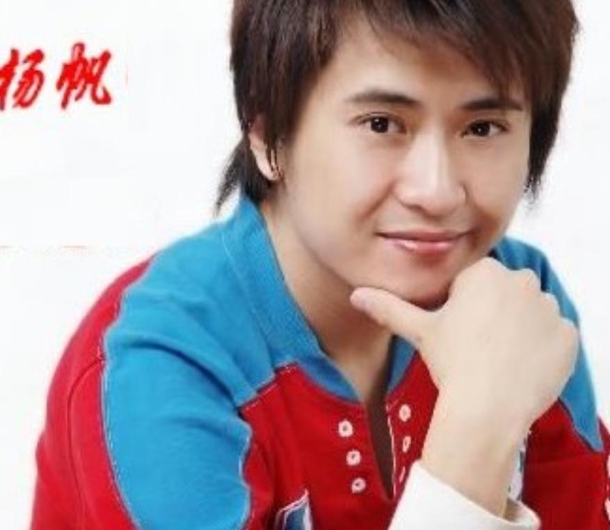 央视主持人杨帆：娶初念女友，如今家庭事业双丰收，他有何魅力？