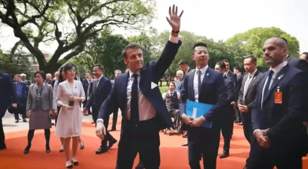 韩国第一夫人黄色裙子配黑西装,韩国第一夫人粉色穿搭