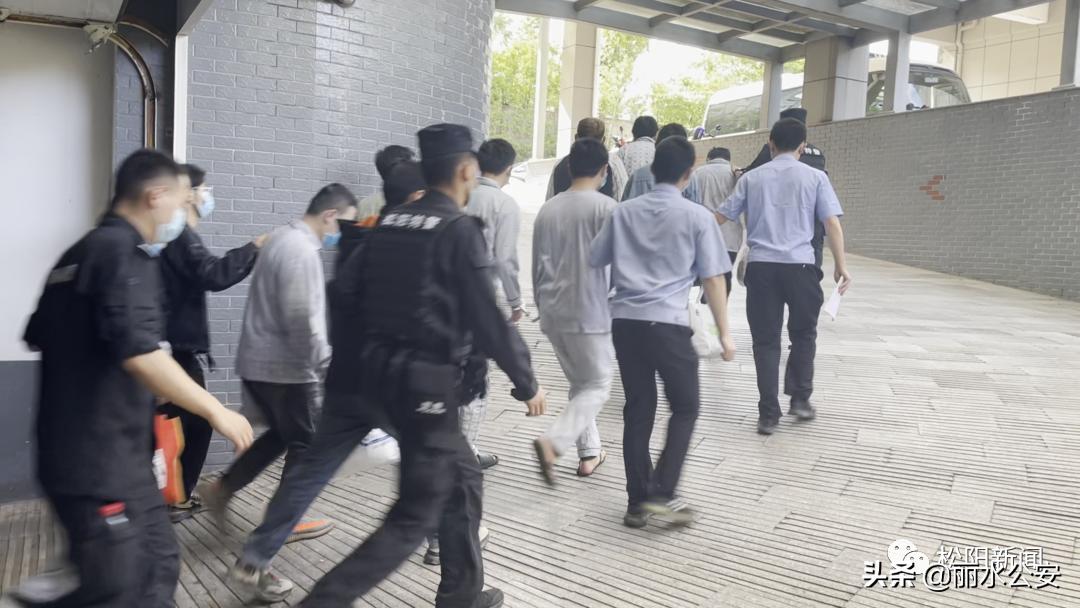 永嘉警方破获特大贩卖毒品饮料案,警方抓捕卖毒犯