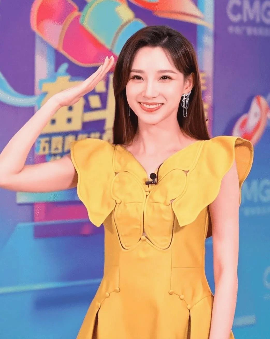 29岁的马凡舒为何能当上央视一姐,马凡舒央视女神