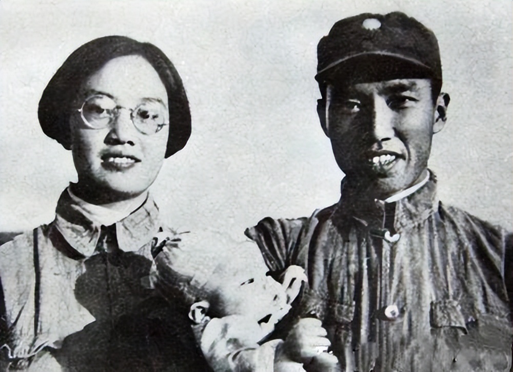 抗日战争左权家国情怀的名人事例,12封家书左权烽火里的家国情怀