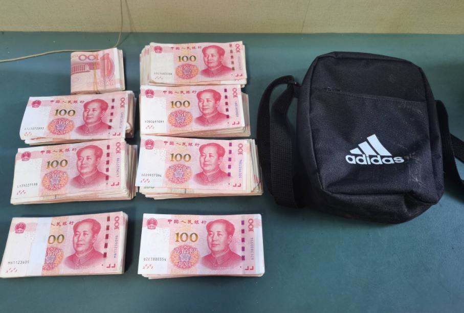 江苏“716”抢劫轮奸案，两名女性惨遭8人性侵，40名乘客无一反抗