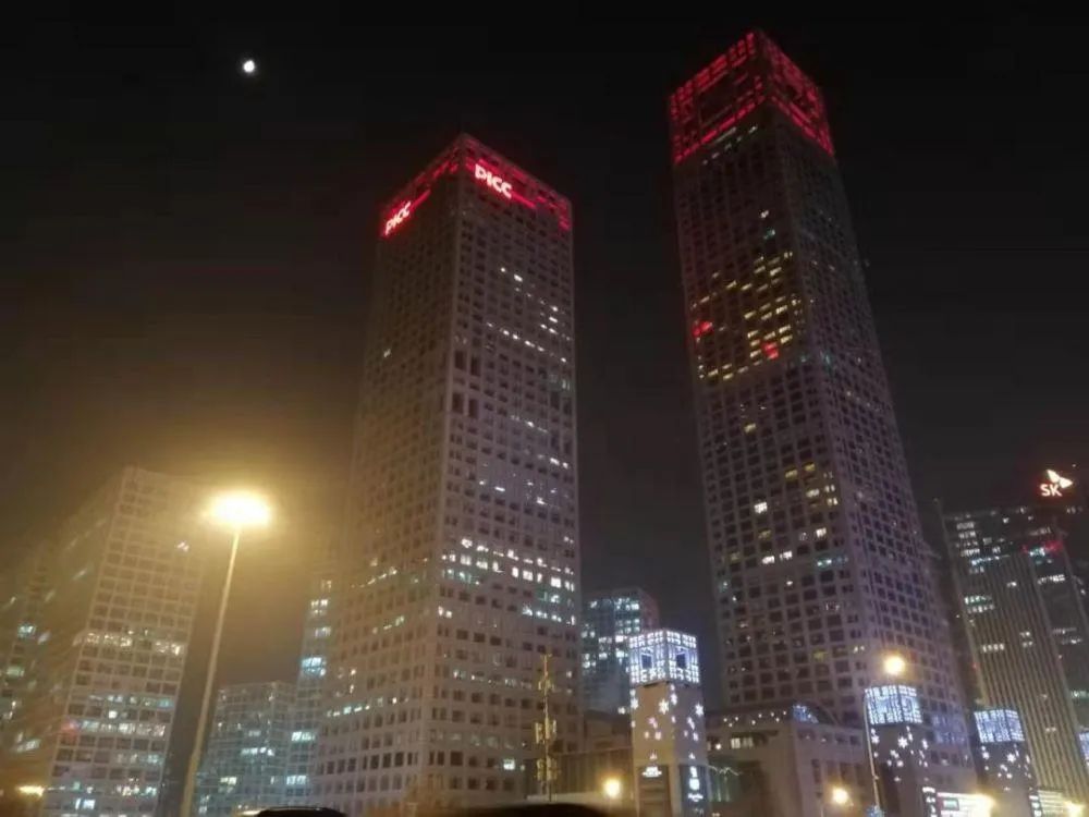 手机如何拍出一张高级感的夜景,现在手机怎么才能拍好夜景