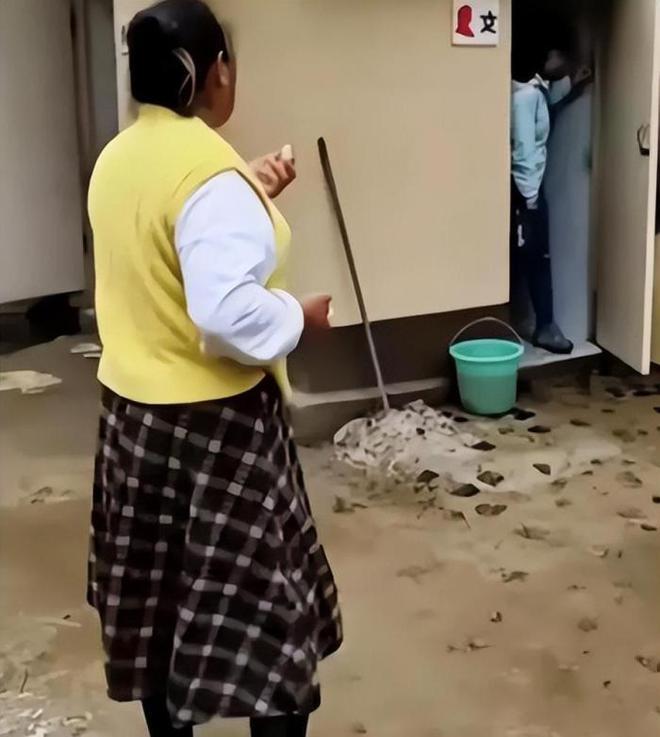 陈萌给公公婆婆送新衣，惹大衣嫂笑得合不拢嘴，网友：比前任用心