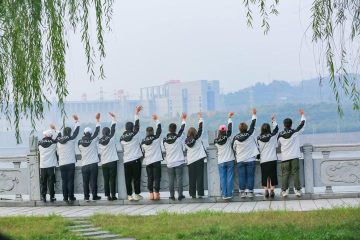 璇楁搸涓囬噷鐨撴瀬涓浗,璇楁搸