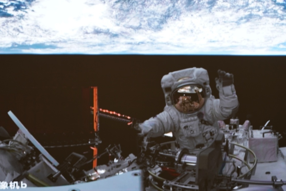 钱学森的英雄事迹诗句,钱学森的重要诗句