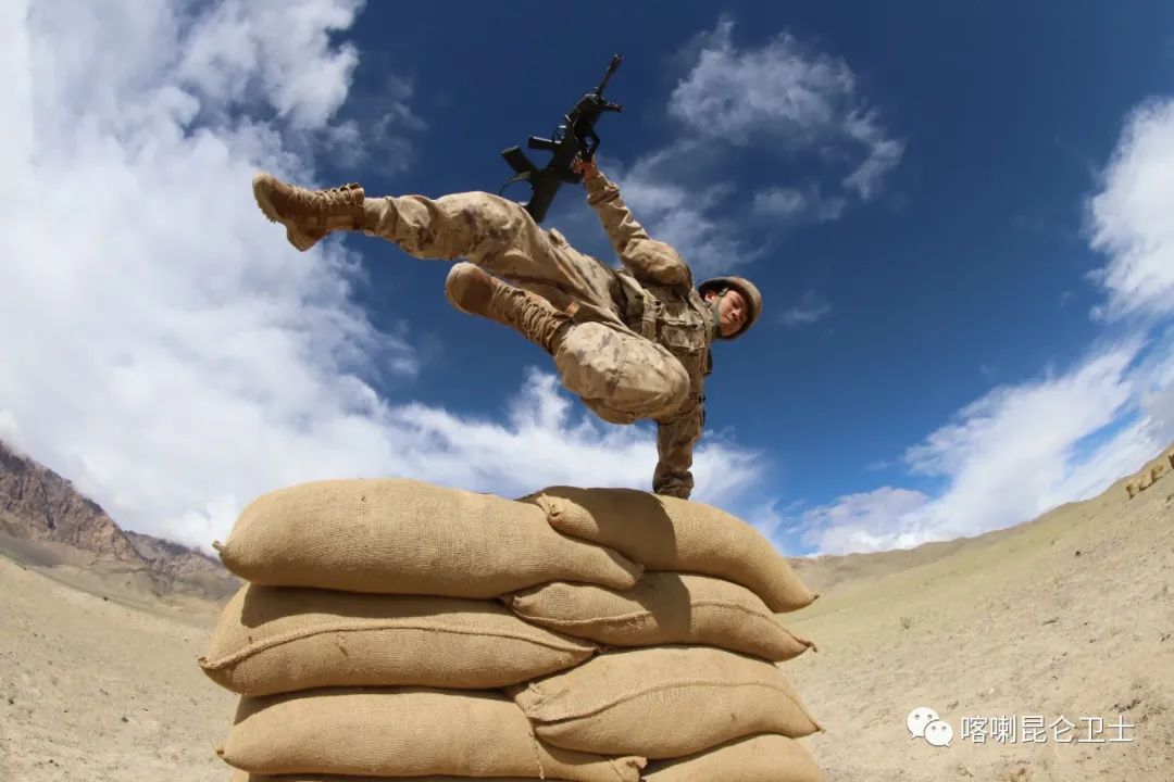 边疆兵记者,有请边防军人走上舞台