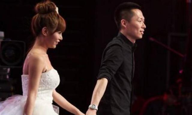 那个宁愿坐在宝马里哭的人,那个宁愿坐在宝马里哭的女孩