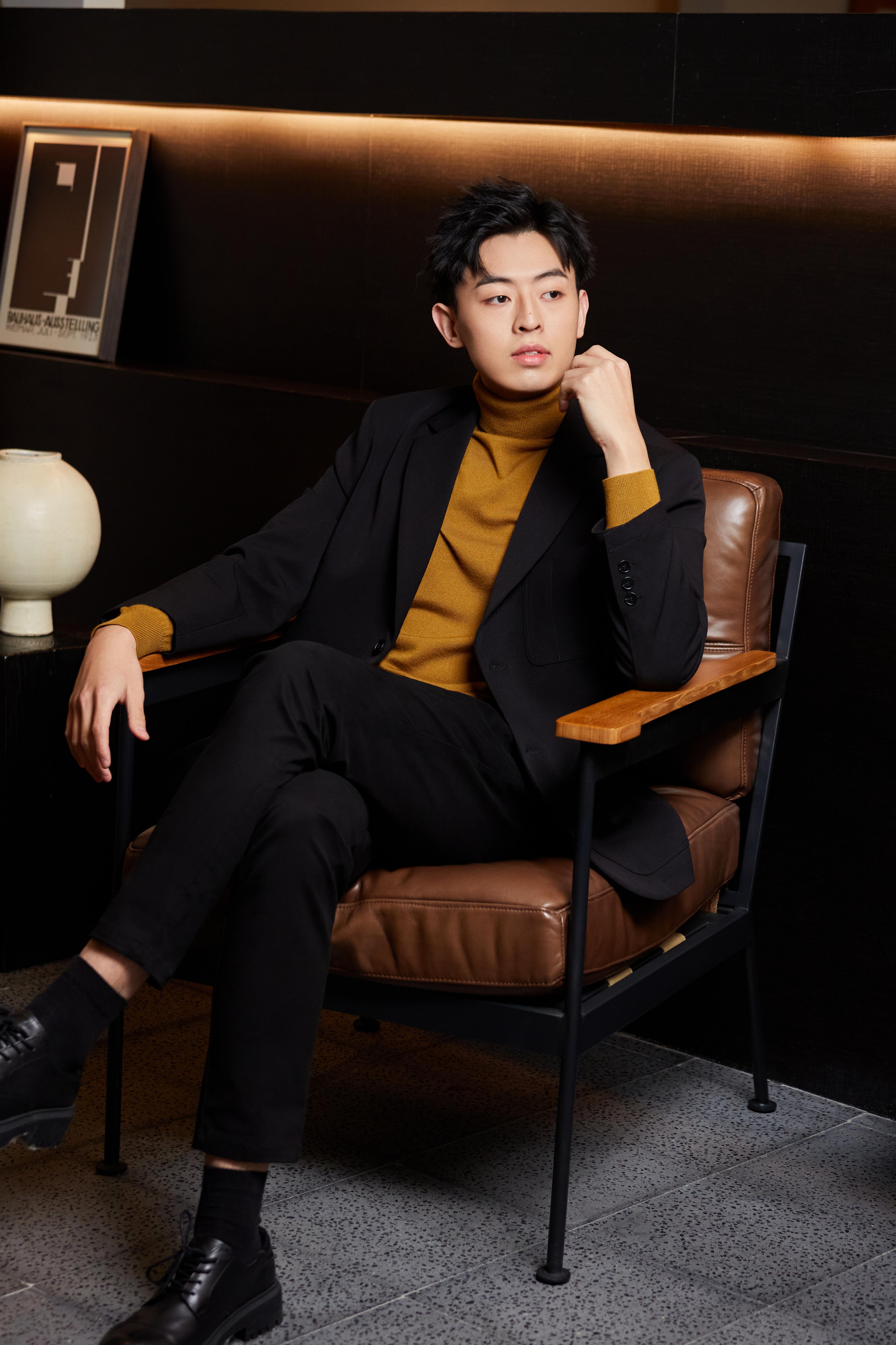 25岁男生宝藏衣服店铺,保暖年轻人的潮流男装