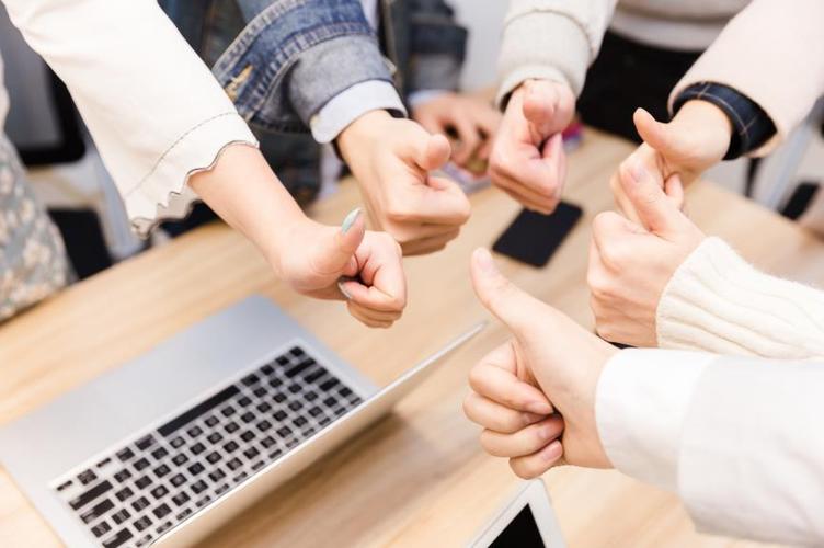 农村女孩进城打工，意外发现商机决定回家创业，一年却净赚4000万