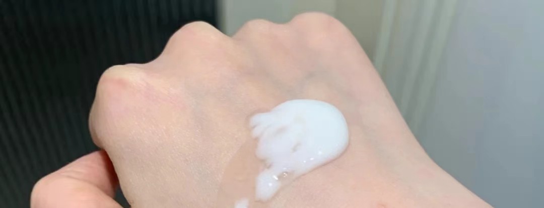 国货抗衰精华平价,很丑却很好用国货之光精华