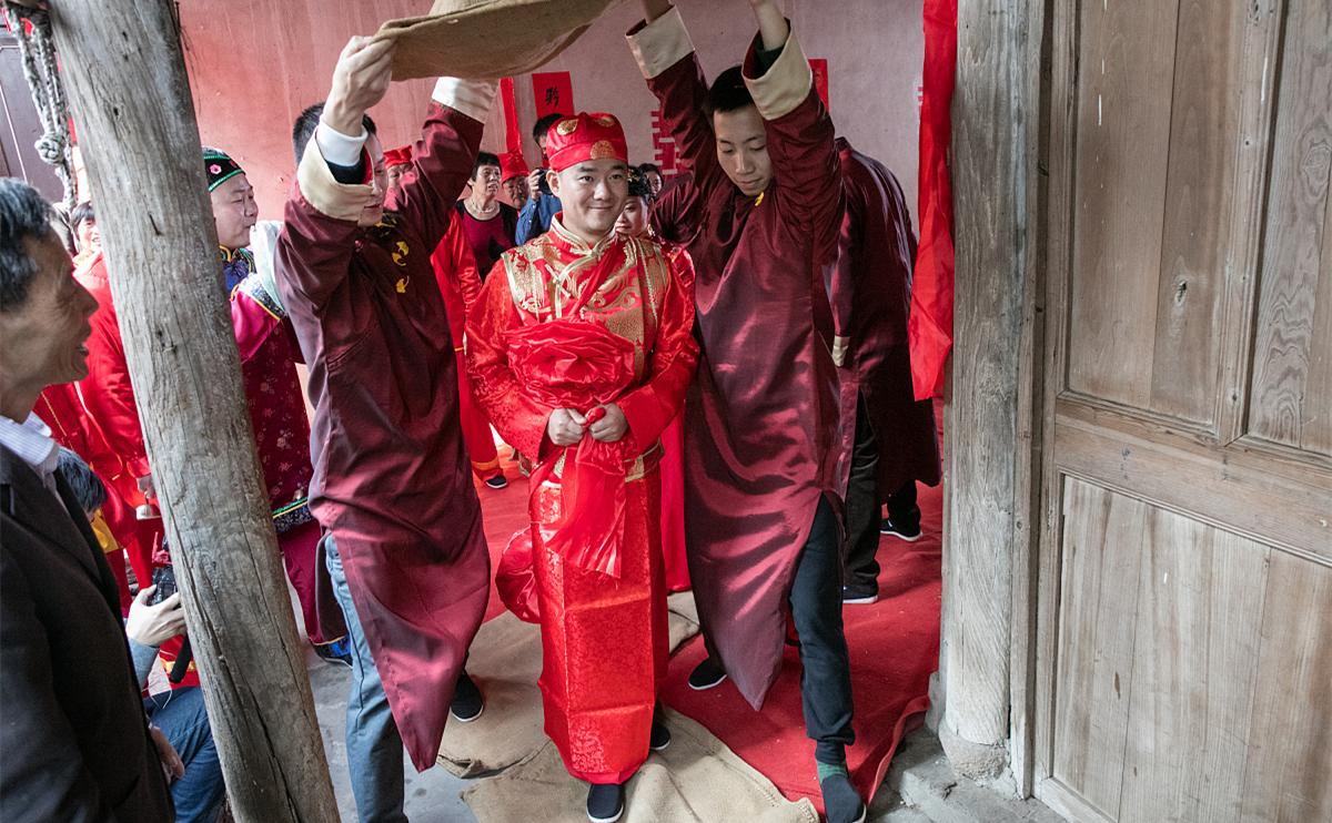 父亲离婚娶了后妈该如何接受,父亲再婚娶后妈好吗