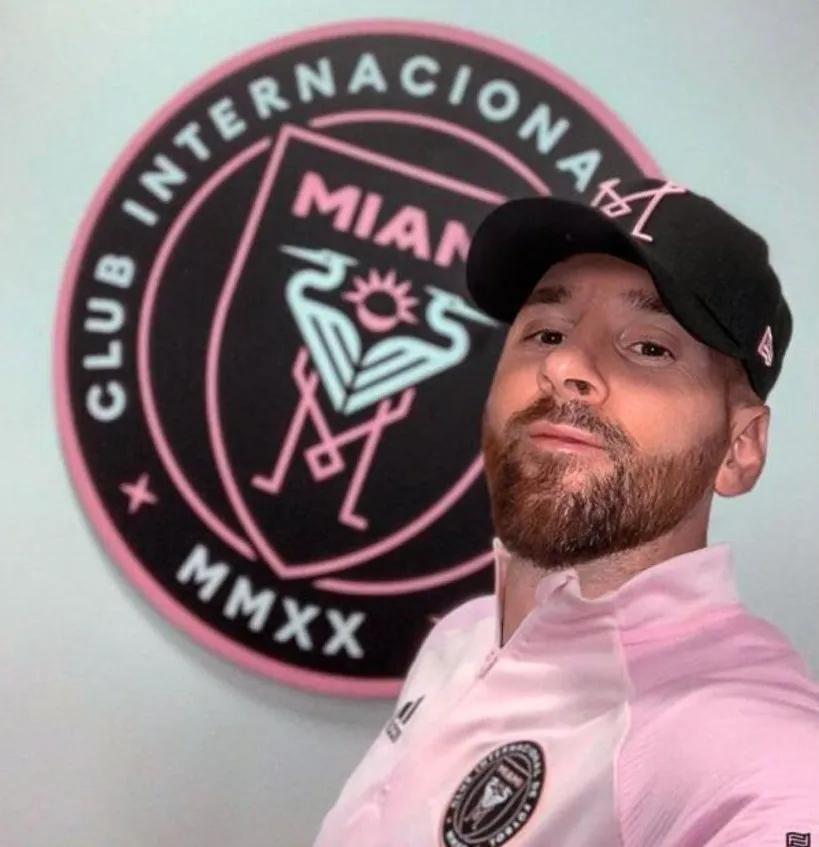 梅西没回巴萨,梅西确定离开巴萨阿圭罗的反应