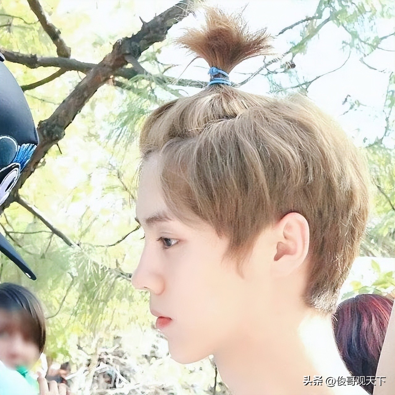 鹿晗长发丸子头上热搜,鹿晗长发造型ins