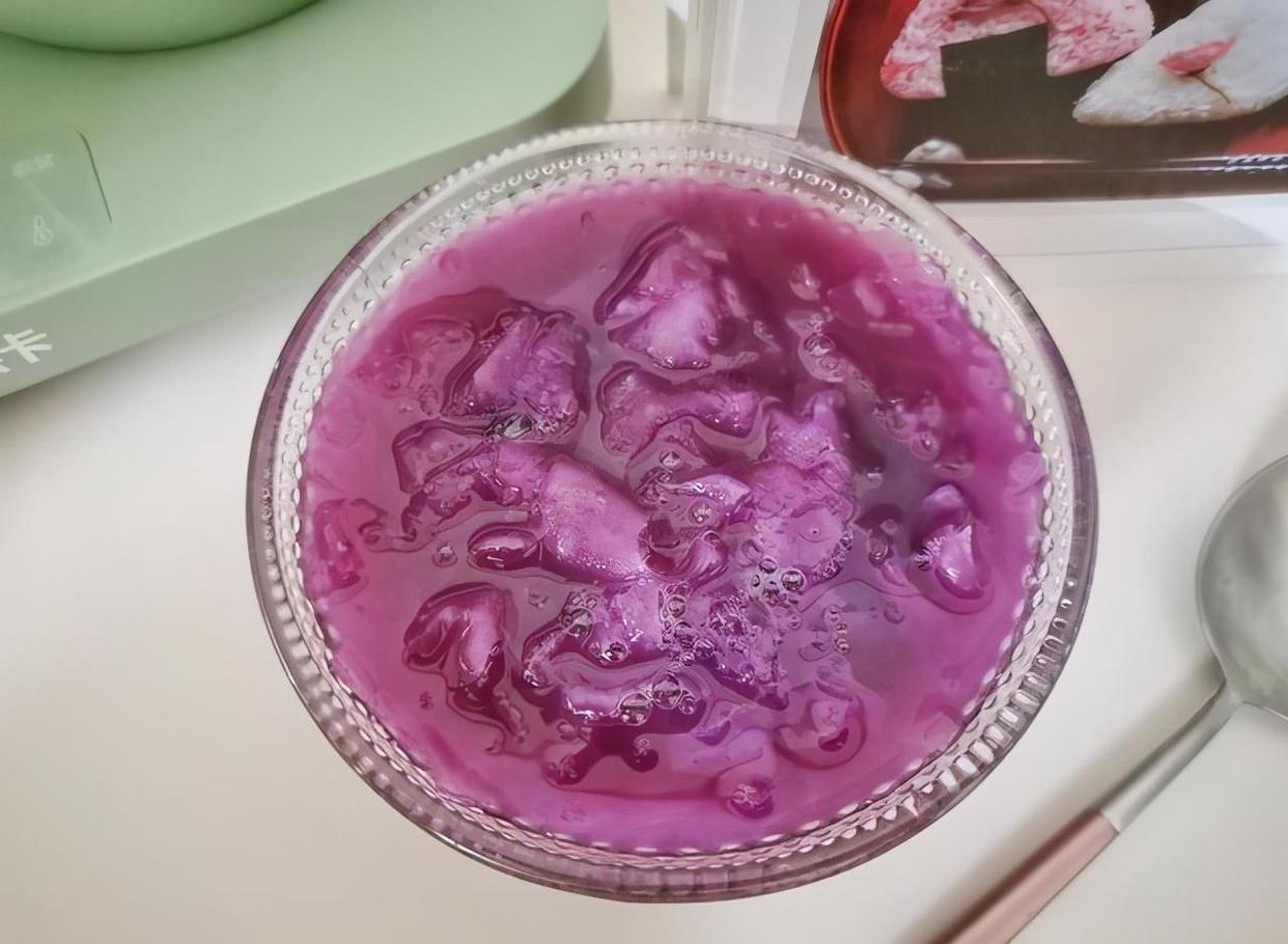 女人不想老得太快多吃这几种食物,女人要想老得慢就常吃这个菜