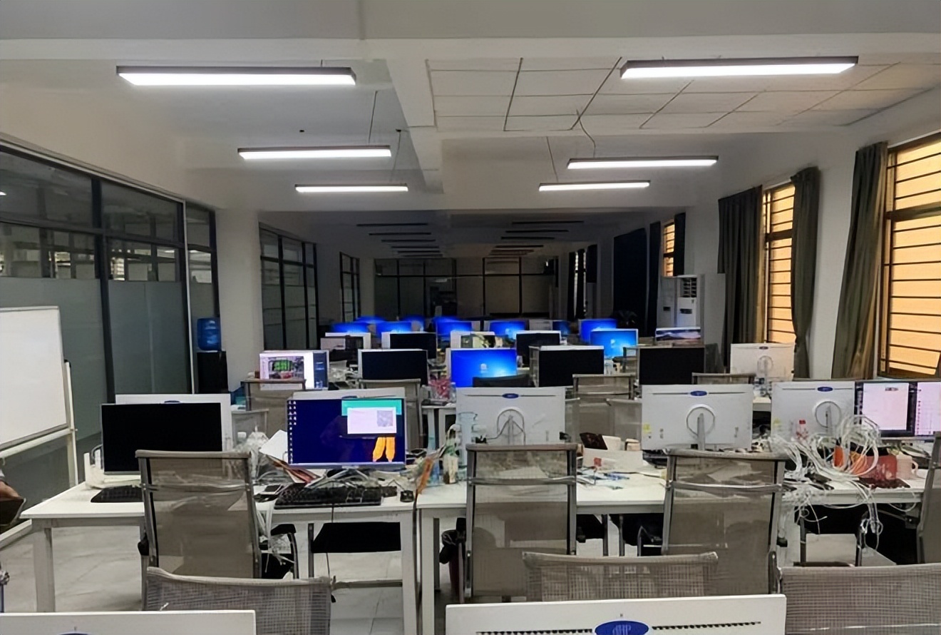 柬埔寨4天捣毁63个赌博窝点,有中国人趁机逃脱:曾被称“行走的美金”,24岁女孩遭4次倒卖