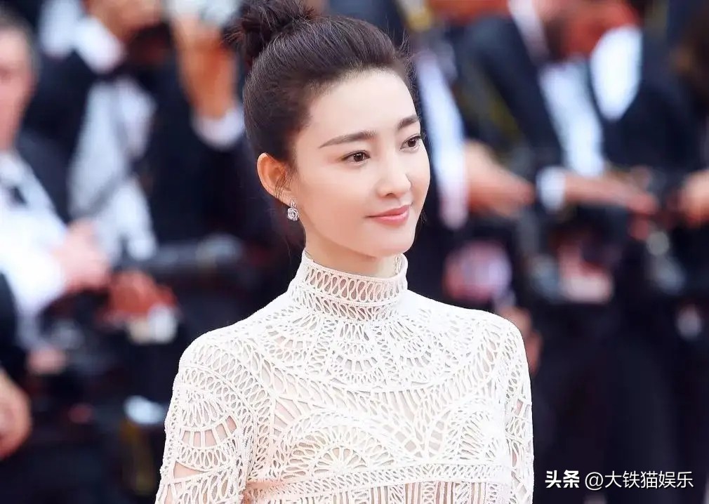 论“素颜女神”只服这6位，别人卸妆遮遮掩掩，她们化不化妆没差