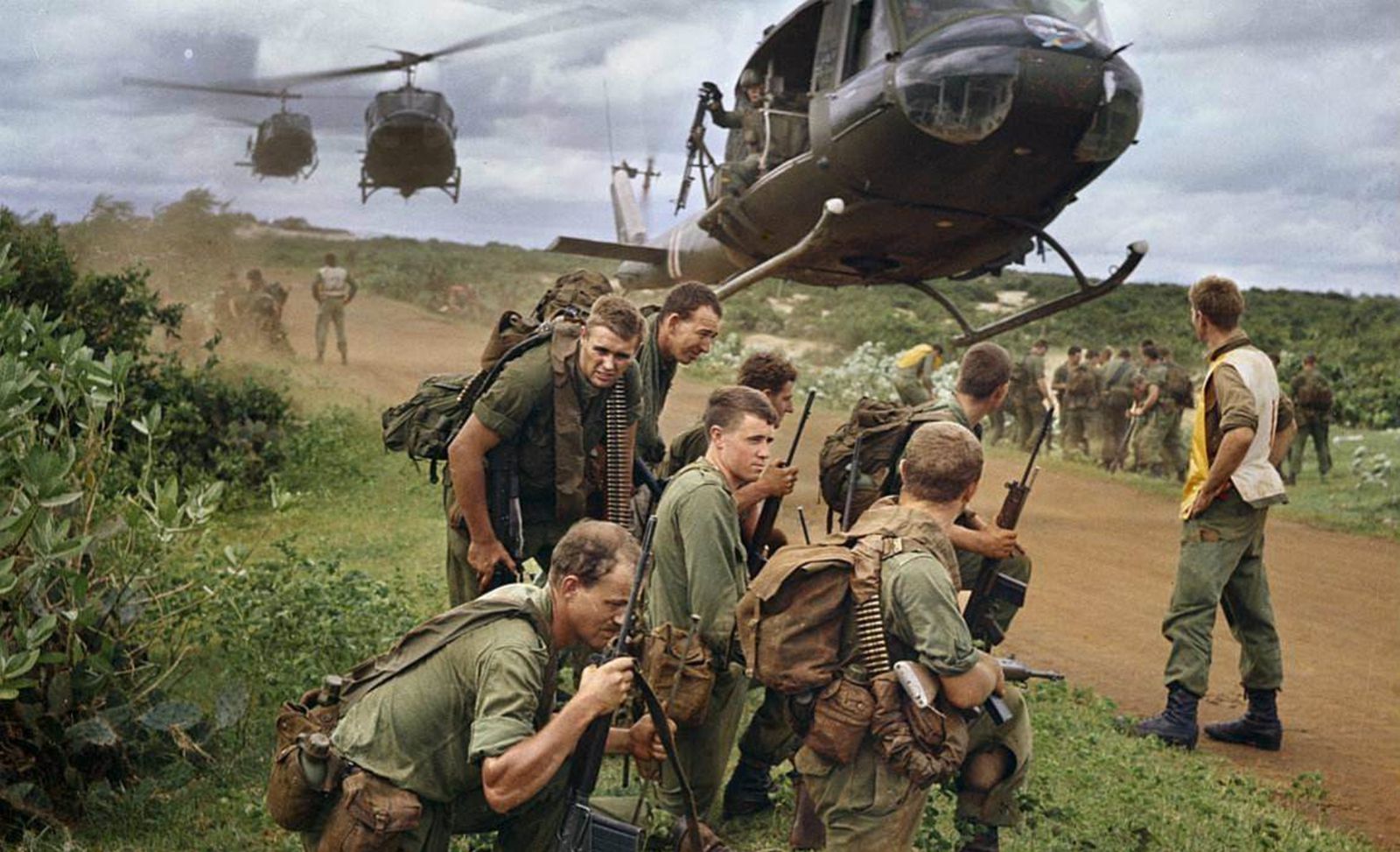 阿甘正传体现出的美国社会价值观,阿甘正传影片中真实事件有哪些