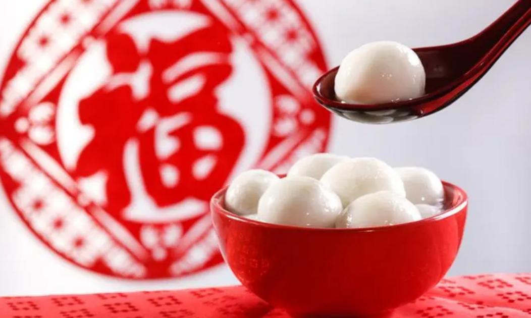 元宵节到底是吃月饼还是吃汤圆,元宵节是吃甜汤圆还是咸汤圆