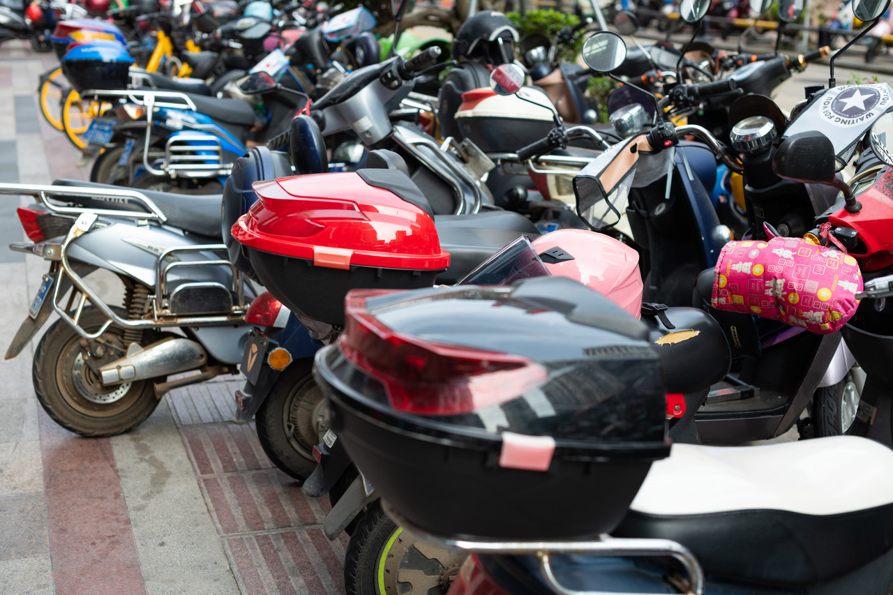 柚子态度｜无处安放的“小电驴”