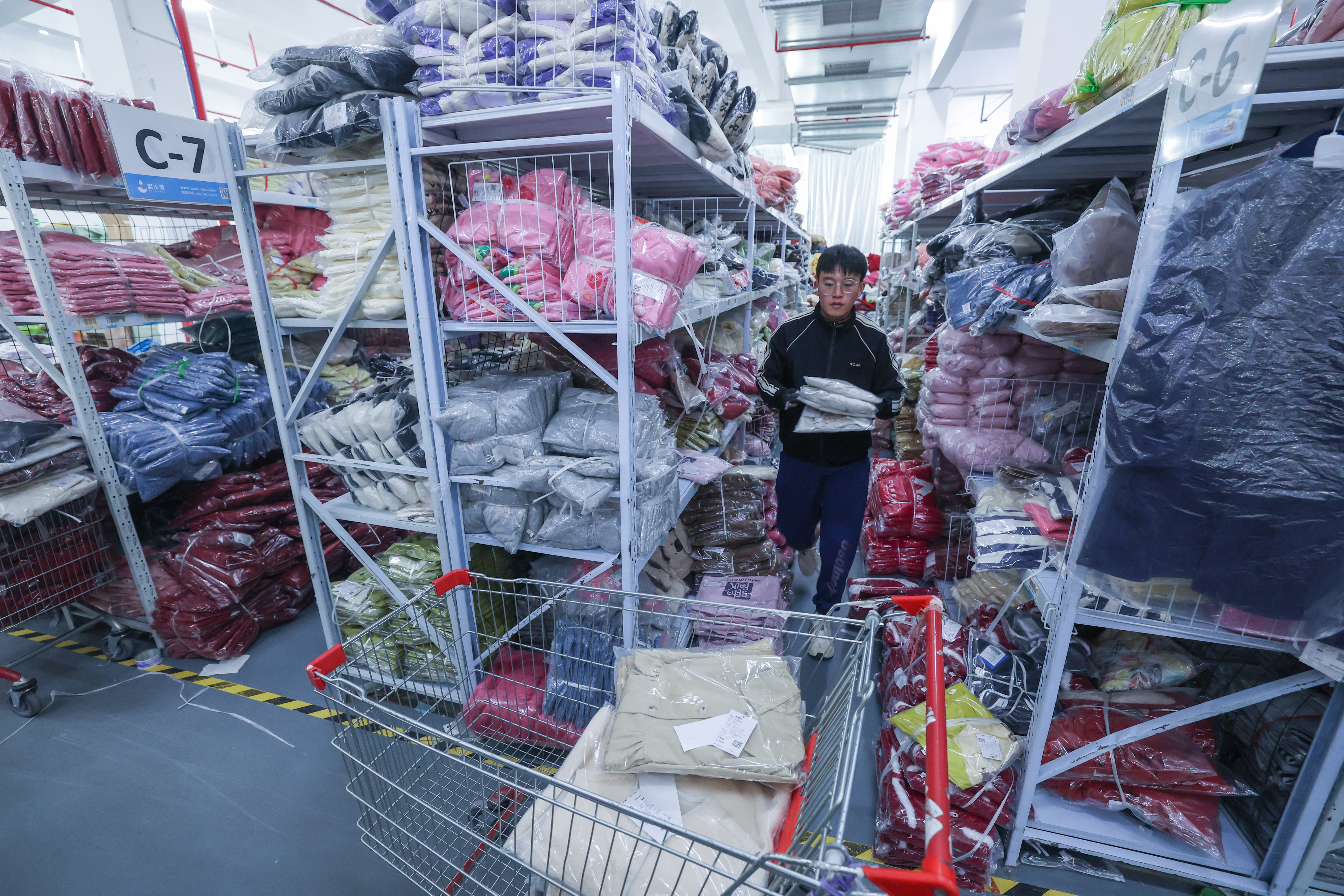 湖州织里镇童装发展现状,湖州市吴兴区织里镇中国童装城