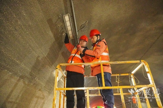 楚天高速“攀高”运维保安畅