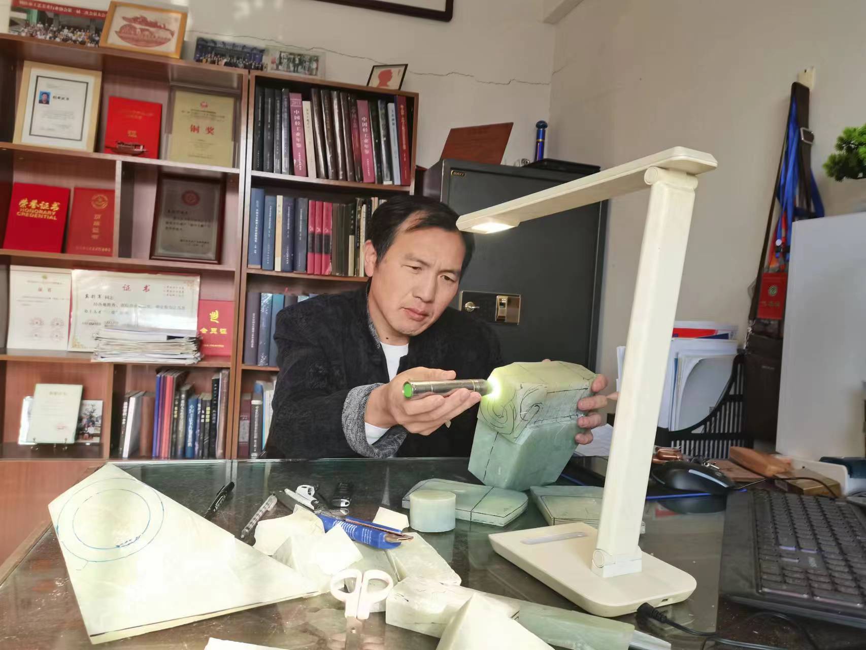 卢亚东讲师,卢亚东中牟