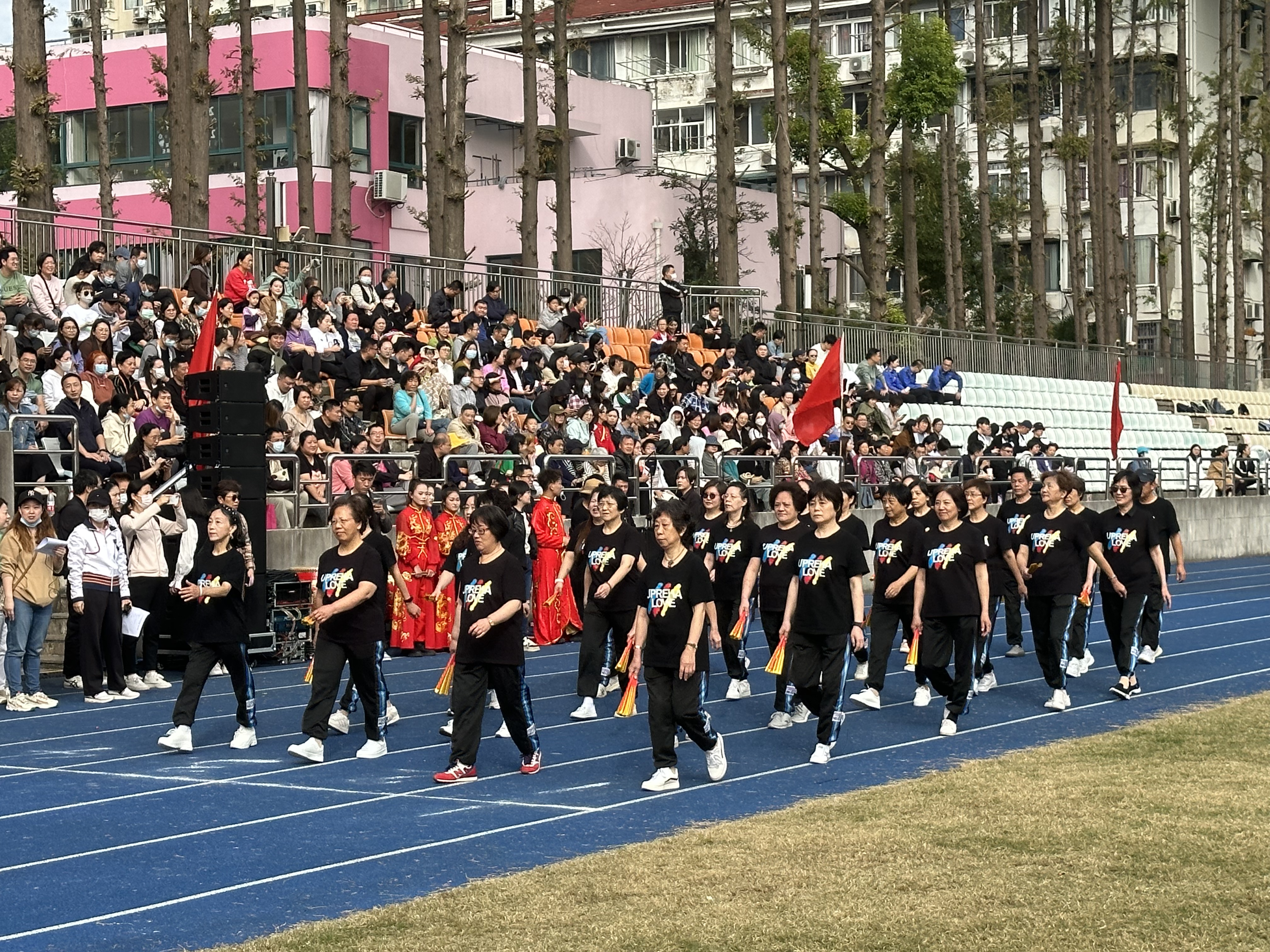 社区举办全民健身趣味运动会,全民健身进社区趣味运动会