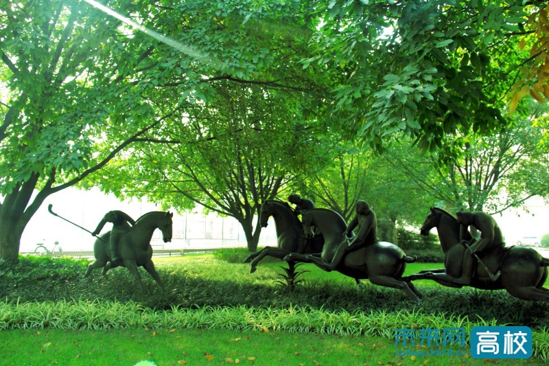 成都体育学院荣获“首届四川省美丽校园”光荣称号