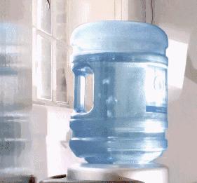 饮水机里面的水是不是比马桶还脏,饮水机里的水为什么比马桶水还脏