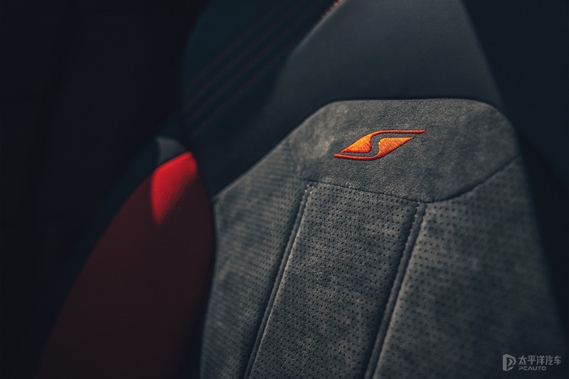 2022宾利飞驰mulliner定制版绿色,2022宾利飞驰v8mulliner定制版