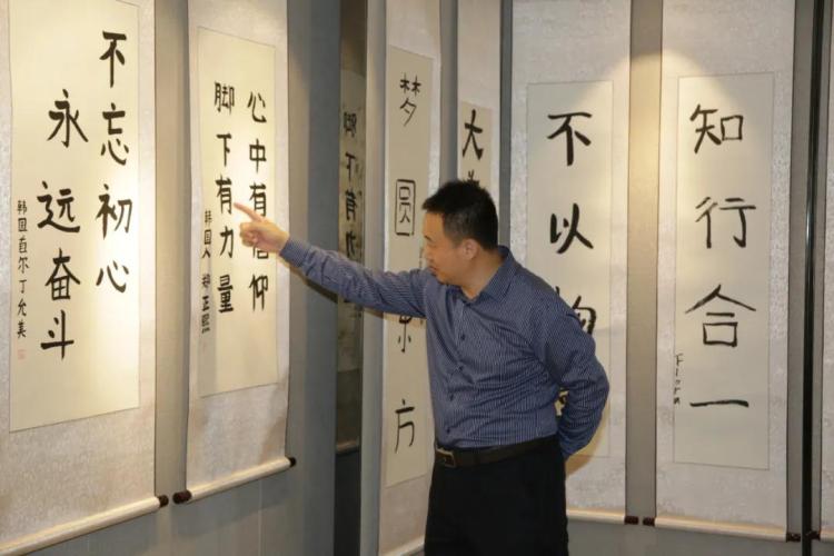 第四届东方杯书法比赛视频,外国人书法大赛东方杯