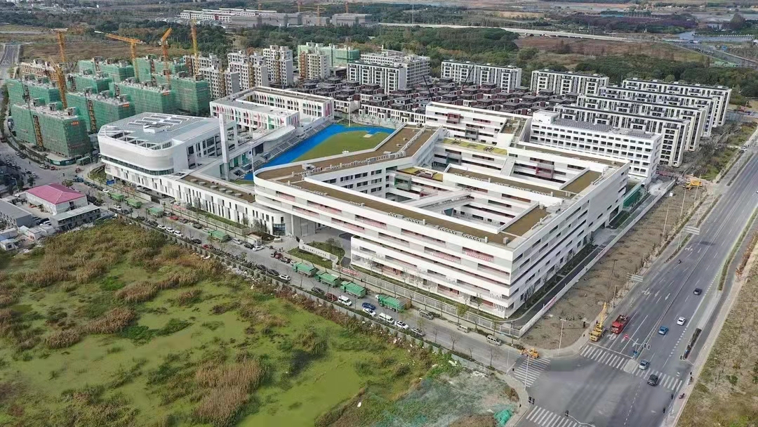 以“乐活校园”为设计理念，建设中的上海青浦兰生复旦学校实景曝光