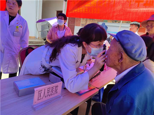 医心为民助力乡村振兴,医心为民护佑健康的话语