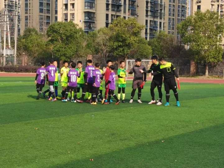 杭实外足球小将荣膺“最佳射手”，看到他的书法作品，师生们不淡定了