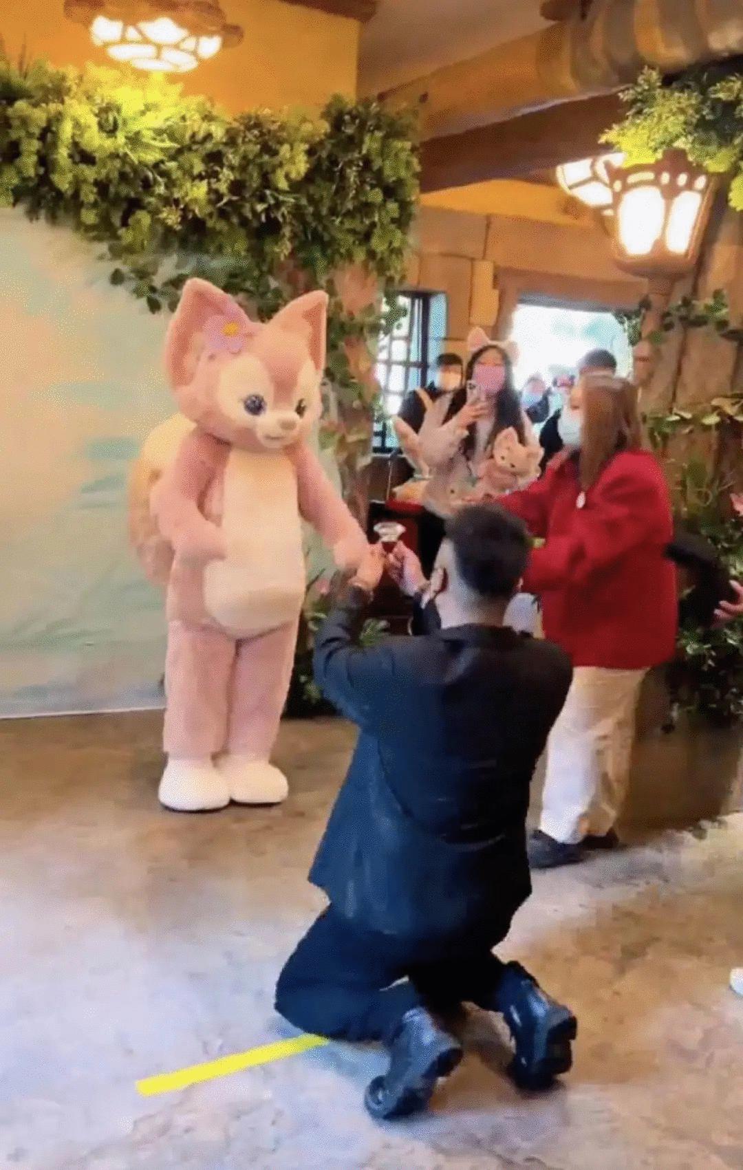 谁在靠玲娜贝儿发财？