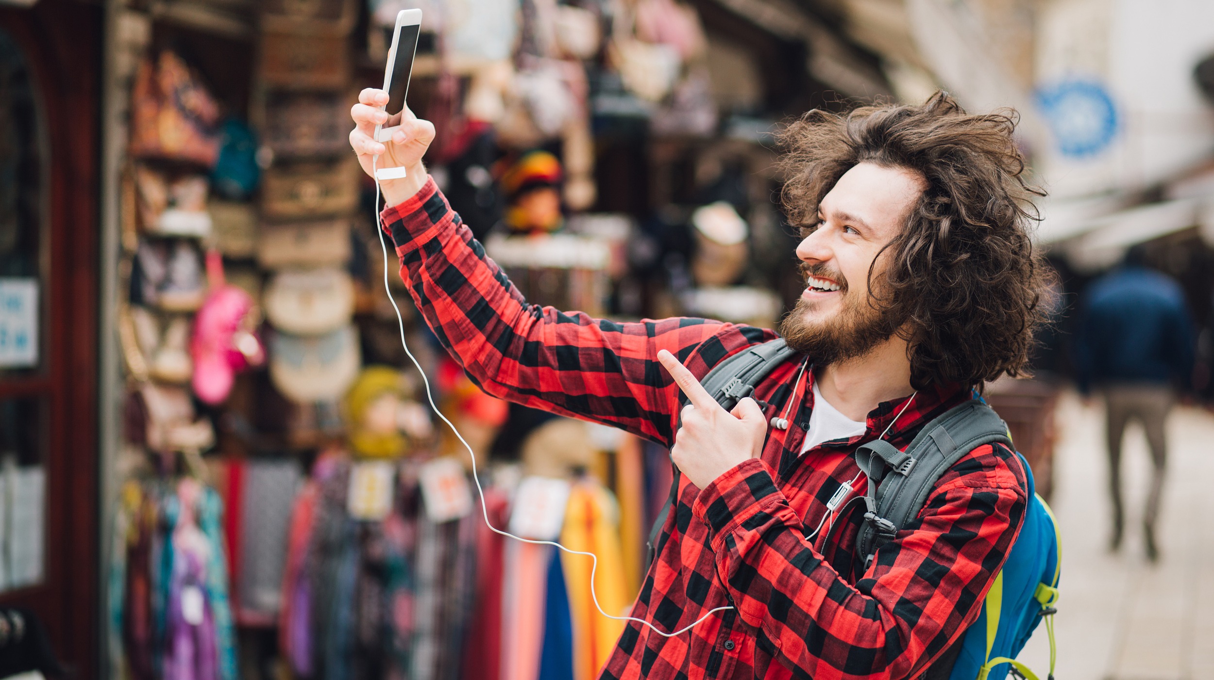 直播带货海外起步，中美“网红经济”有何差异？