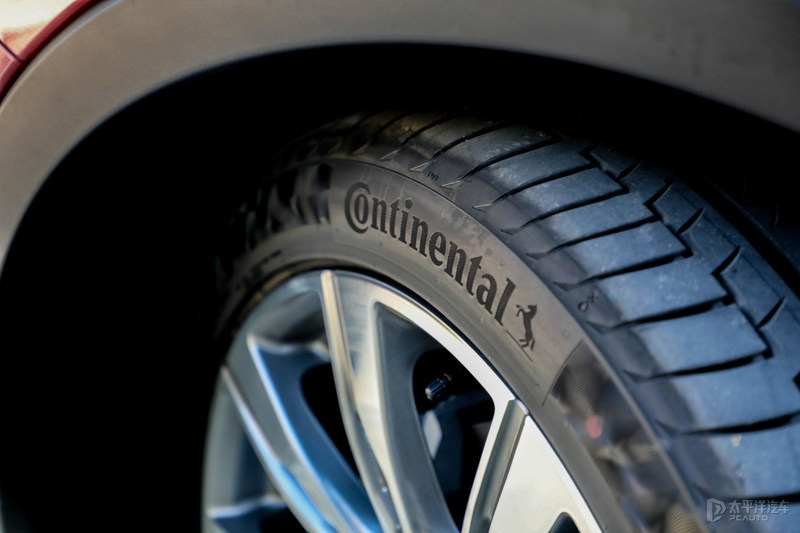 试驾23款凯迪拉克xt4豪华版,凯迪拉克xt4有48v可以省多少油