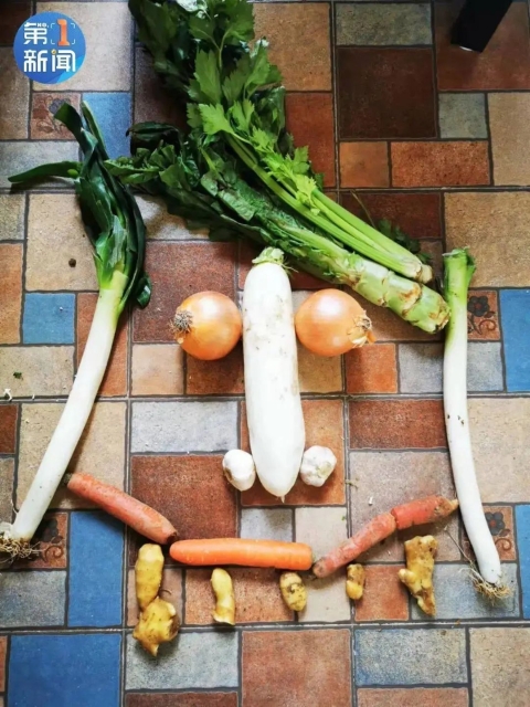 官方回应“西安市民就医难、吃菜难，一码通崩了”等热点问题