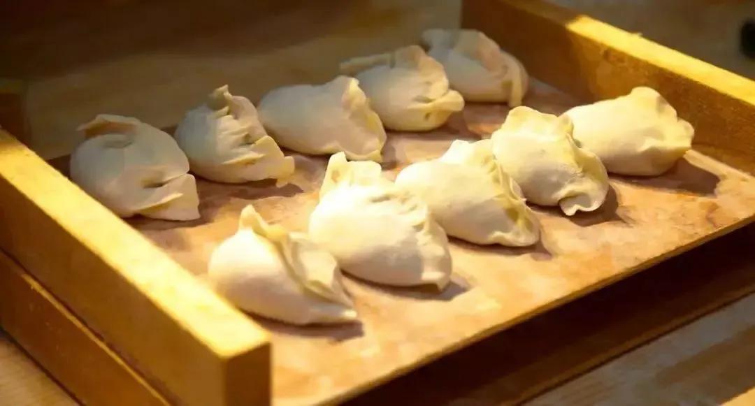 山东人很喜欢吃面食,山东人过年的馒头有多大