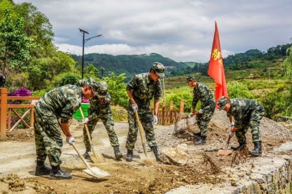 立足岗位建功立业实现人生价值,立足岗位建功彰显责任担当