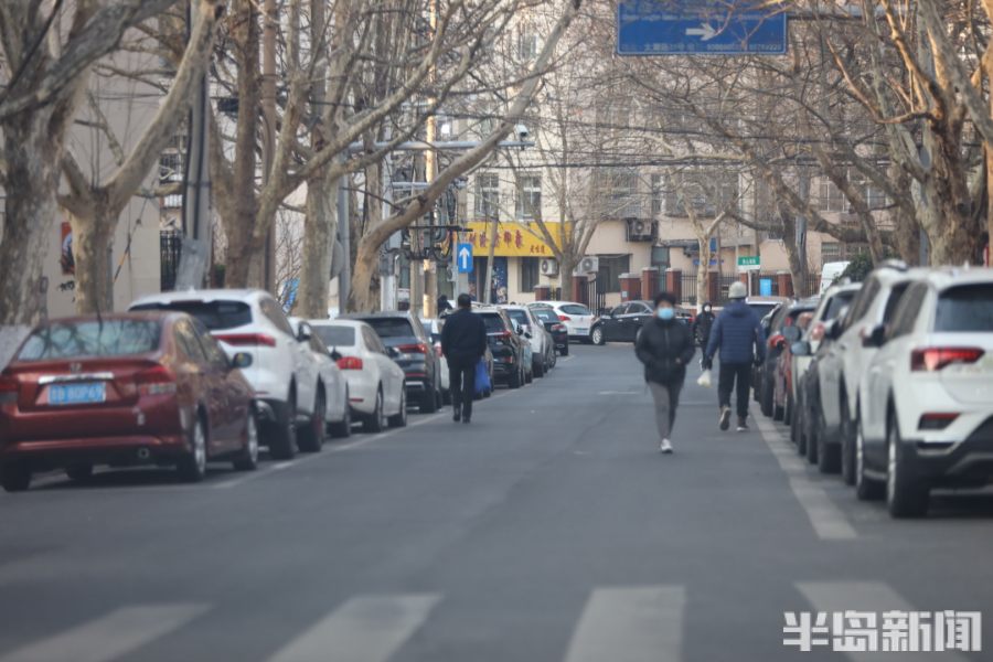 冰墩墩迎新生,冰墩墩迎开学