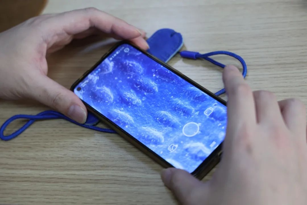 华科博士后光谷创业，研发手机显微镜，贴在手机上能看到细胞核