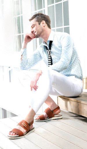 韩国人为啥西装配凉鞋,韩国人为啥这么会穿搭